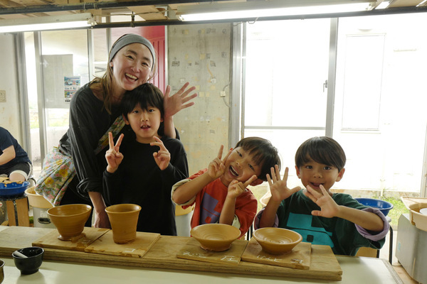 「雨でも暑くても楽しめる！“沖縄の食&amp;体験スポット5選”」武智志穂の沖縄でのんびり双子育児 Vol.69 | HugMug