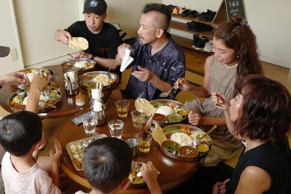 「雨でも暑くても楽しめる！“沖縄の食&amp;体験スポット5選”」武智志穂の沖縄でのんびり双子育児 Vol.69 | HugMug