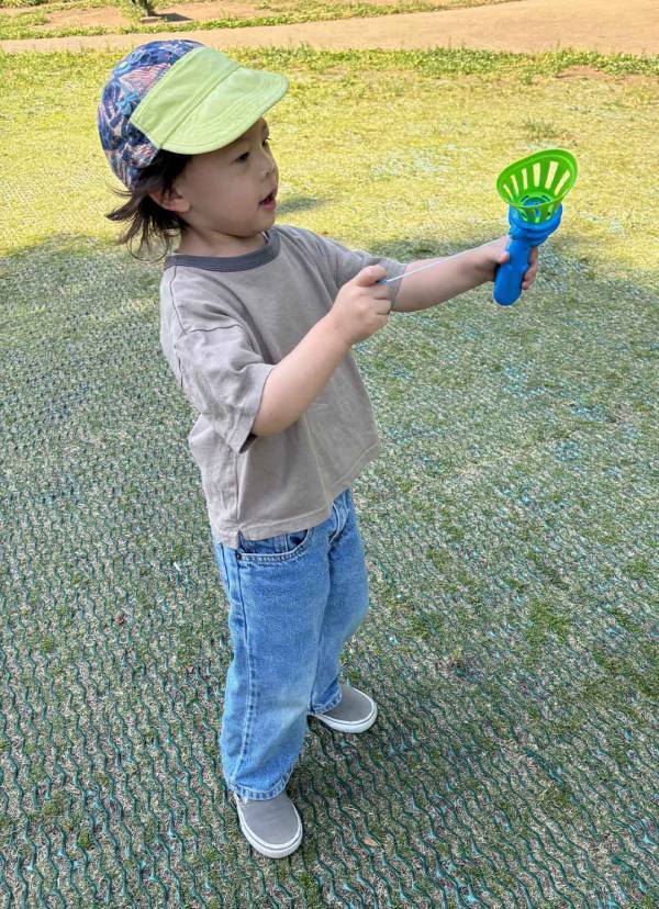 子どもが夢中になれる！センスのいい家族が選ぶ「公園遊びグッズ」9選 | HugMug