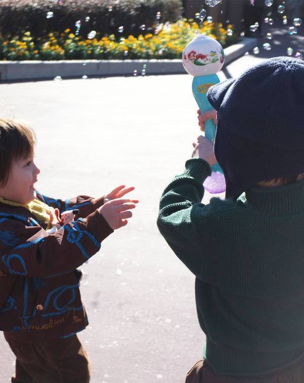 子どもが夢中になれる！センスのいい家族が選ぶ「公園遊びグッズ」9選 | HugMug