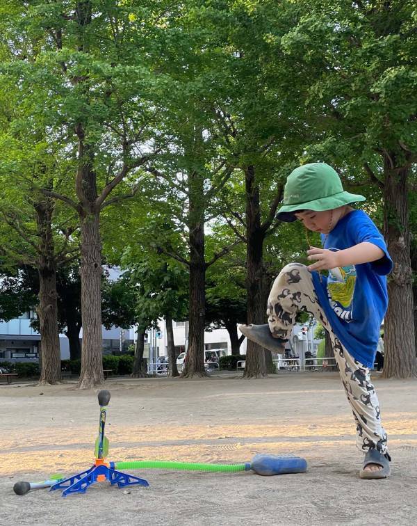 子どもが夢中になれる！センスのいい家族が選ぶ「公園遊びグッズ」9選 | HugMug