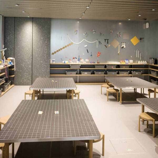 5月オープン！【大阪】スタバ・キッズエリア完備のおしゃれな図書館「KADOMADO」が子連れに最高 | HugMug