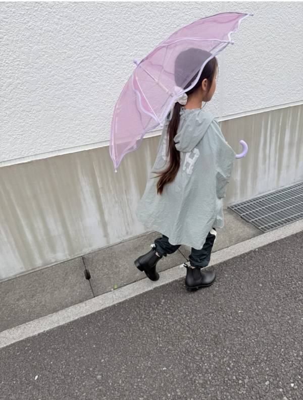 うねうね傘が可愛すぎ！ 梅雨をおしゃれに楽しく乗り切るキッズレイングッズ3選 | HugMug