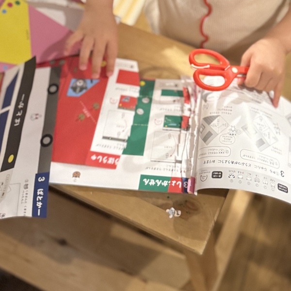 親も感動！２歳児がひとりでつくれる！「ひとりでおれるおりがみ」 がおすすめ！ | HugMug