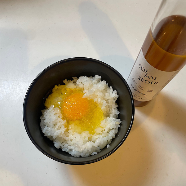 美味しすぎてかけるだけで料理が完成！？韓国の高級ごま油「SOL SOL SEOUL」が特別な理由 | HugMug