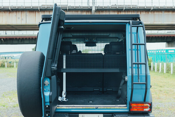 【愛車取材】一見レトロ、中身は超快適！ 瀬戸あゆみさんファミリーのこだわりカスタムカーが理想的すぎる | HugMug