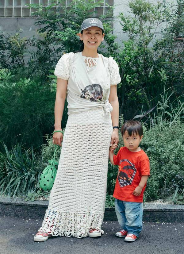 「ヴィンテージコンバース」でおしゃれ度爆上げ！ 古着好き親子の夏満喫コーデ | HugMug