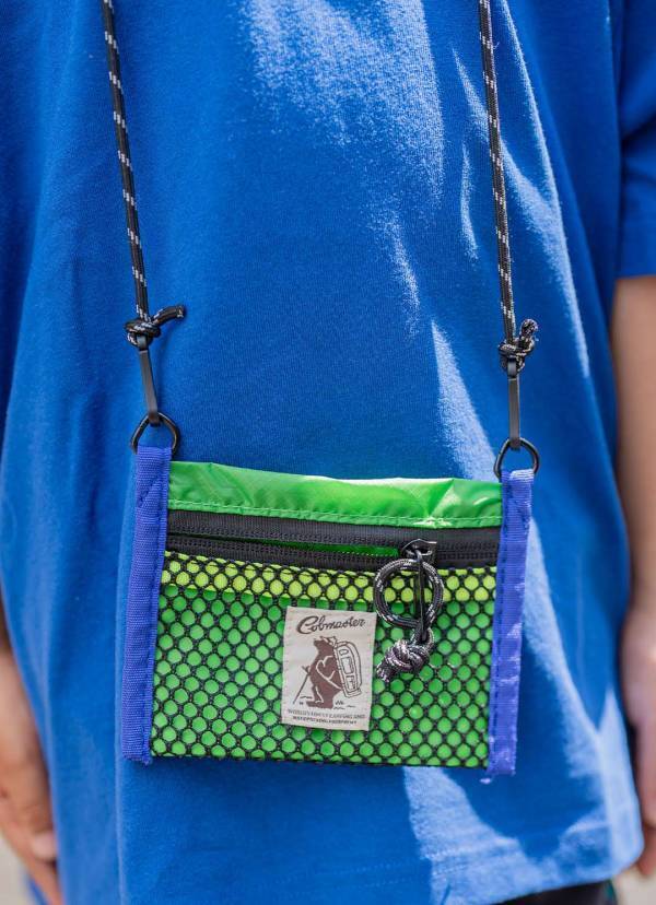 ヴィンテージ好きなおしゃれママコーデ。「カラーＴシャツ」で簡単こなれ見え | HugMug