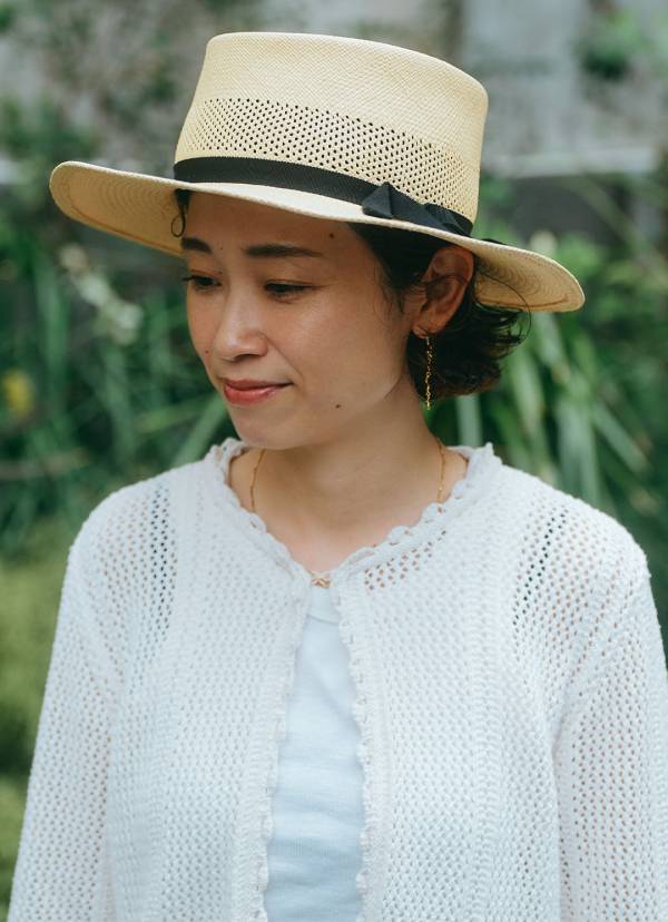 【ZARA】のポイントニットカーディガンが超優秀！夏は程よい肌見せが垢抜けのコツ | HugMug