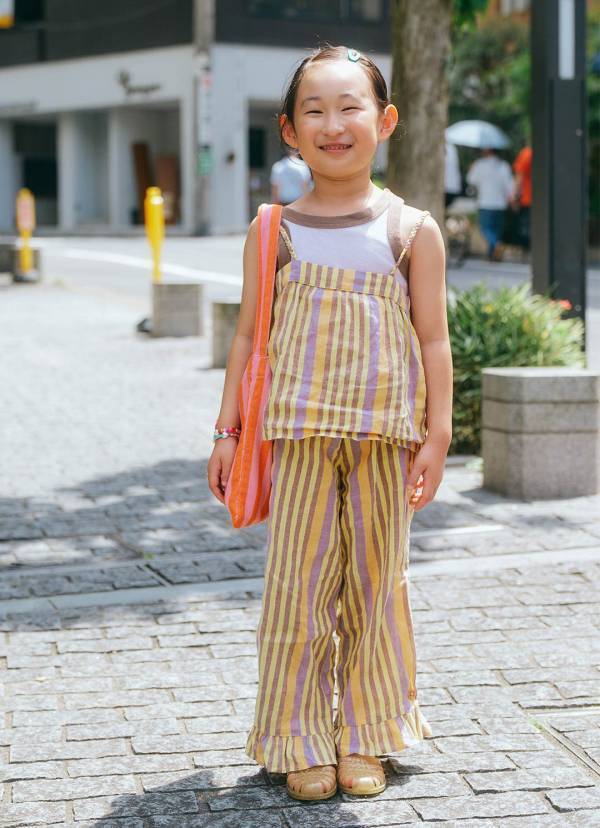 トレンドのアロハシャツコーデをキャッチ！ ブラックを挿すのが洗練見えの秘訣 | HugMug