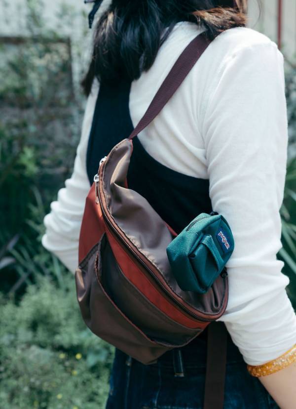 シンプルなアイテムでも叶う！ 「タンクトップ」をつかったレイヤードコーデ術 | HugMug