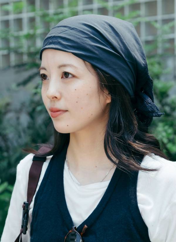 シンプルなアイテムでも叶う！ 「タンクトップ」をつかったレイヤードコーデ術 | HugMug