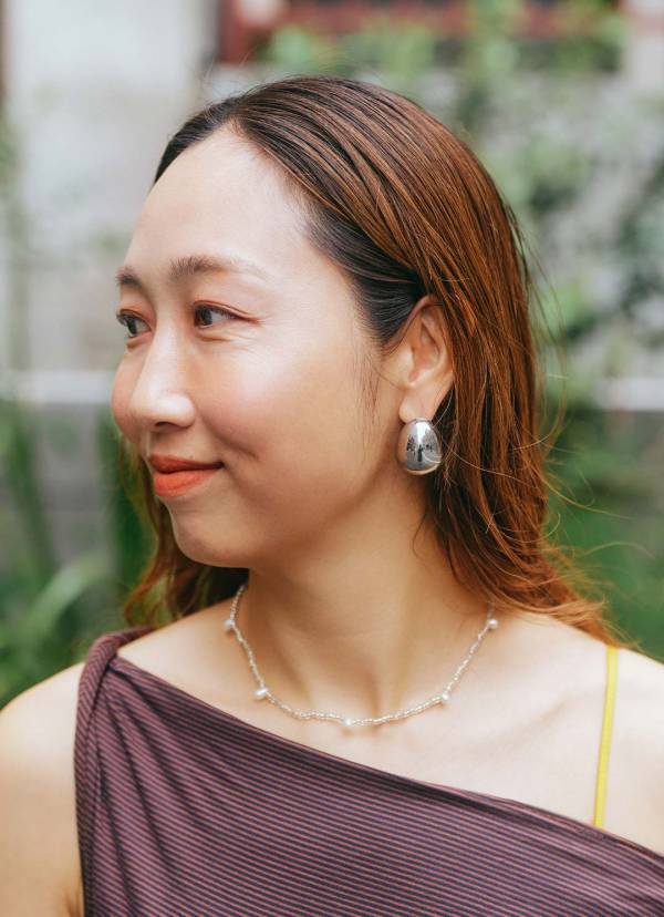 美容師ママのアウトドアMIXスタイル。程よい肌見せが垢抜けの秘訣 | HugMug