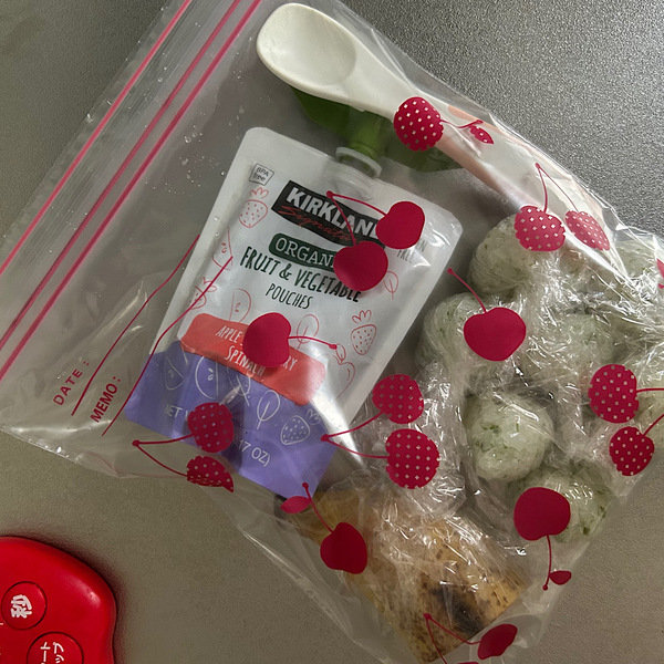 離乳食にもおすすめ！【コストコ】カークランドのスムージーパウチが便利すぎ！ | HugMug
