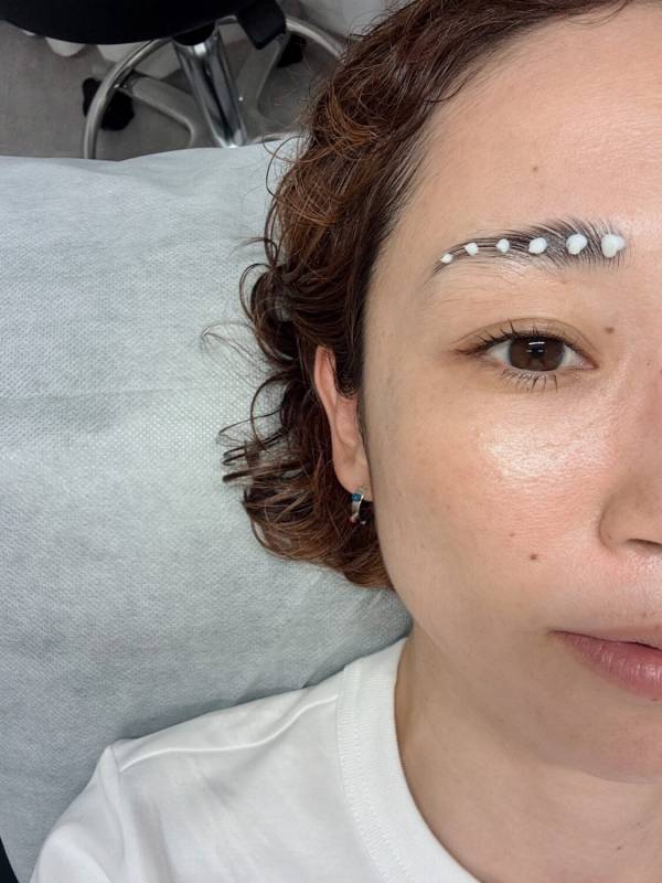 自眉を活かす！？「HBL」で忙しい朝の眉メイクが激変！ナチュラル美眉が叶うやってよかった施術NO.1 | HugMug