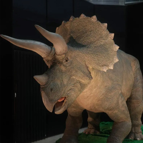 【子連れ徹底レポ】パシフィコ横浜「ヨコハマ恐竜展2026」でベビーカーOK &amp;天井まで届く全身骨格に大興奮！ | HugMug