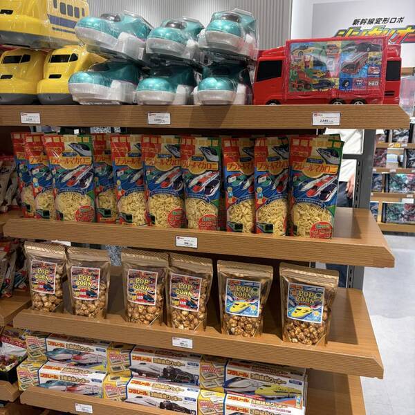 トミカ3台で税込1,100円！？ 【期間限定】木更津アウトレットにトミカ・プラレールショップが登場！ | HugMug