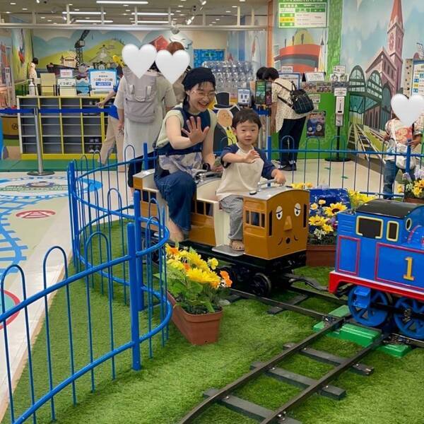 トーマス好きキッズ必見！【トーマスステーション】暑い夏も室内で楽しめる人気スポット | HugMug