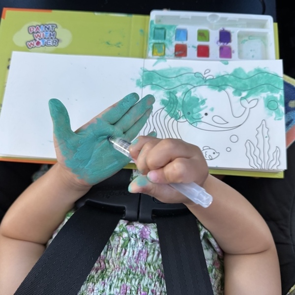 【沖縄旅行】海だけじゃない！子連れで動物と触れ合い尽くす旅 3選 | HugMug