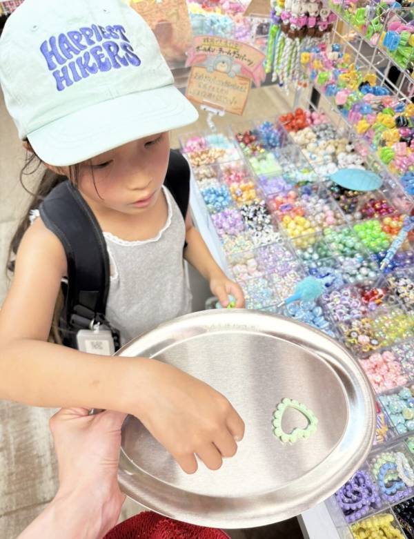 小学生女子と行く！【新大久保】カスタム雑貨から韓国グルメ、コスメまで徹底レポ！ | HugMug