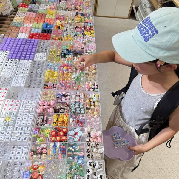小学生女子と行く！【新大久保】カスタム雑貨から韓国グルメ、コスメまで徹底レポ！ | HugMug