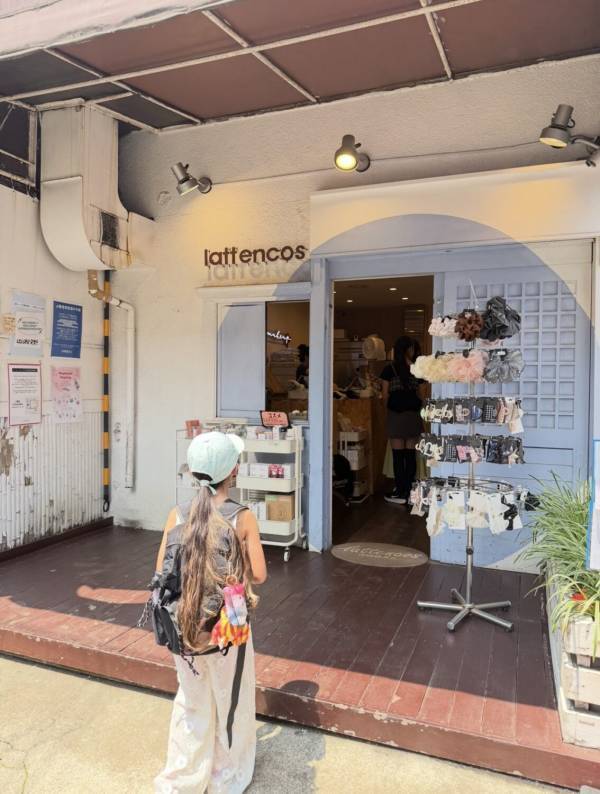 小学生女子と行く！【新大久保】カスタム雑貨から韓国グルメ、コスメまで徹底レポ！ | HugMug