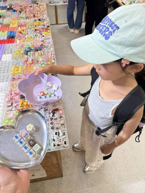 小学生女子と行く！【新大久保】カスタム雑貨から韓国グルメ、コスメまで徹底レポ！ | HugMug