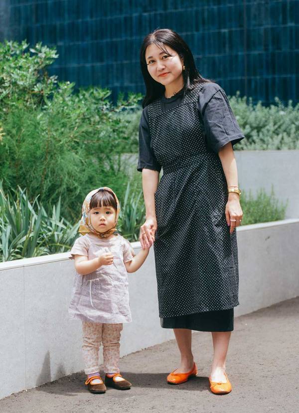 古着好き親子の洗練コーデ！ 鮮やかオレンジが好アクセント | HugMug