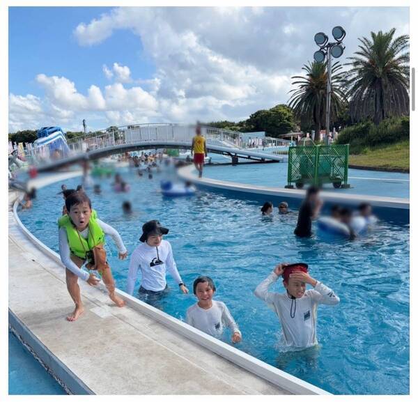 8月限定！【稲毛海浜公園】の「ナイトプール」が追加料金なしで遊べる神コスパ | HugMug