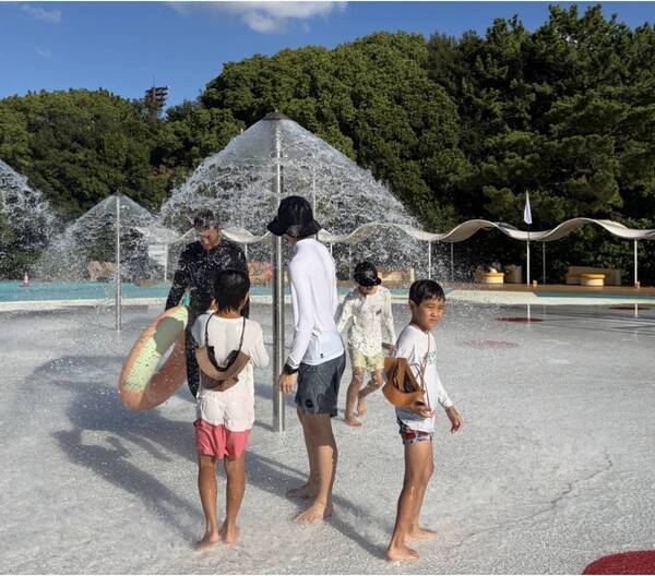 8月限定！【稲毛海浜公園】の「ナイトプール」が追加料金なしで遊べる神コスパ | HugMug