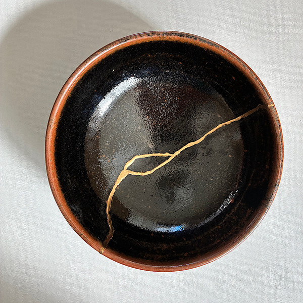 初心者でも自宅でできる【金継ぎキット】割れた器を素敵に蘇らせよう | HugMug