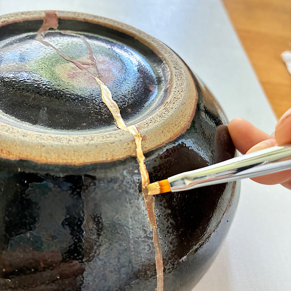 初心者でも自宅でできる【金継ぎキット】割れた器を素敵に蘇らせよう | HugMug