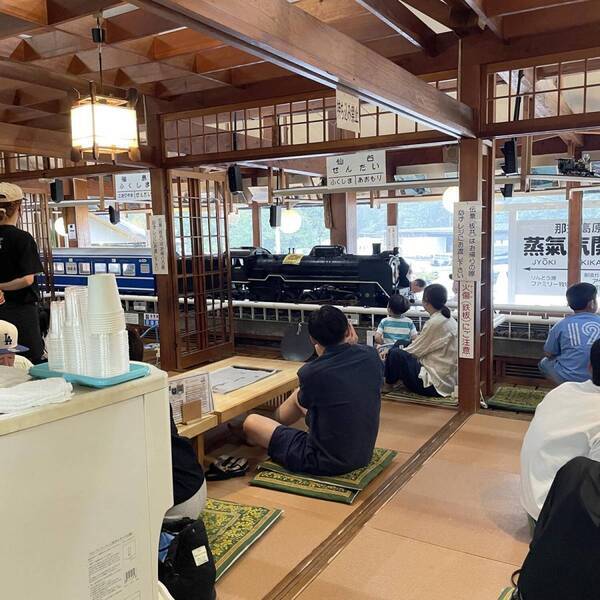 【電車好き必見】機関車が料理を運ぶ⁈那須の名物レストラン | HugMug