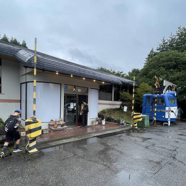 【電車好き必見】機関車が料理を運ぶ⁈那須の名物レストラン | HugMug