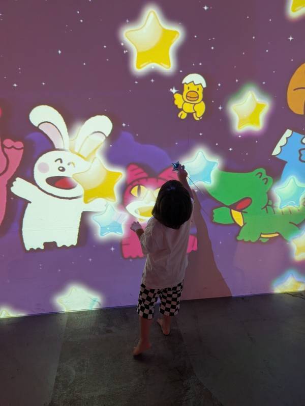 【未就学児無料】横浜駅から2分！「たべっ子どうぶつ MIRAI LAB.」へ親子で行ってみた | HugMug