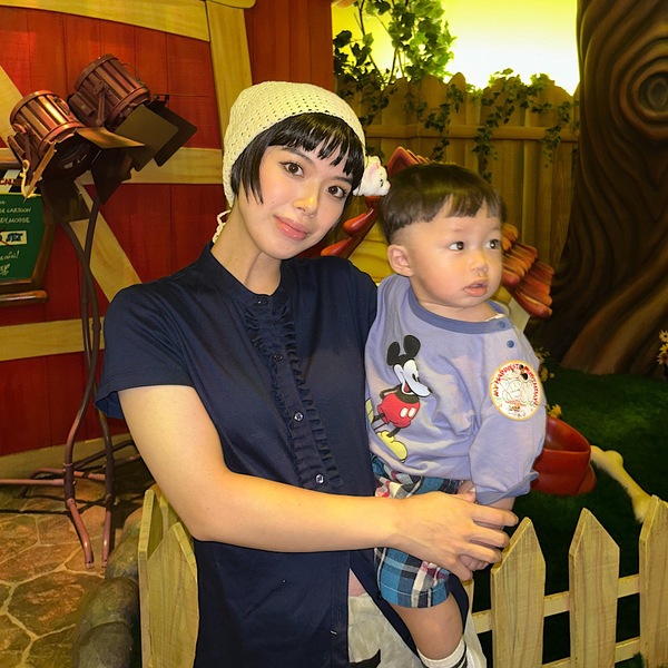 【子連れディズニー】1歳でも乗れるアトラクション4選＆ベビーセンターや記念シールまで徹底レポ | HugMug