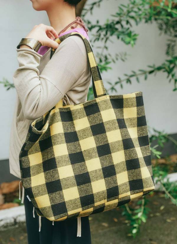 古着大好きファミリーがつくる秋コーデ！ ヴィヴィットカラーを挿し色役 | HugMug