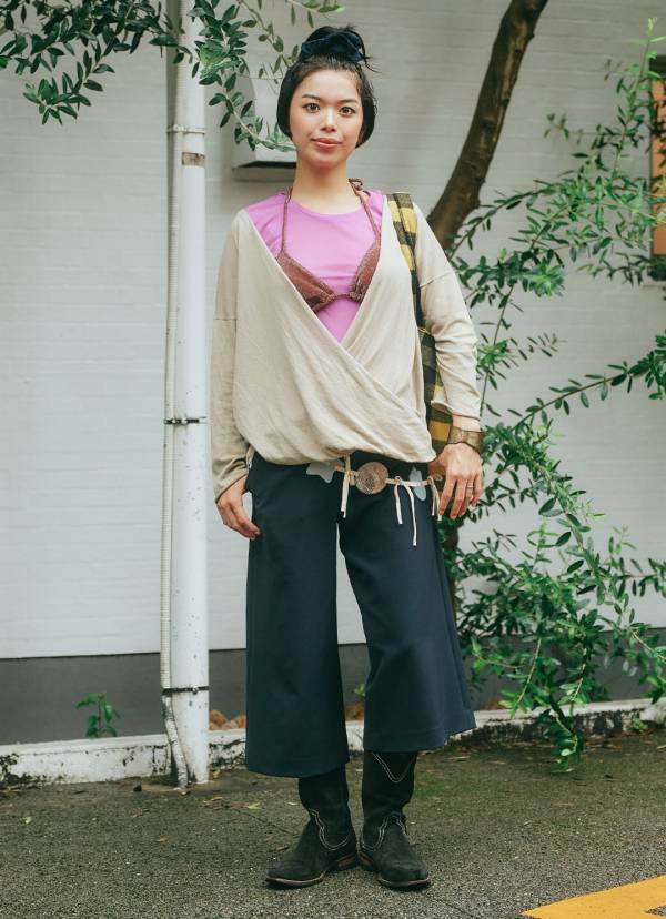 古着大好きファミリーがつくる秋コーデ！ ヴィヴィットカラーを挿し色役 | HugMug