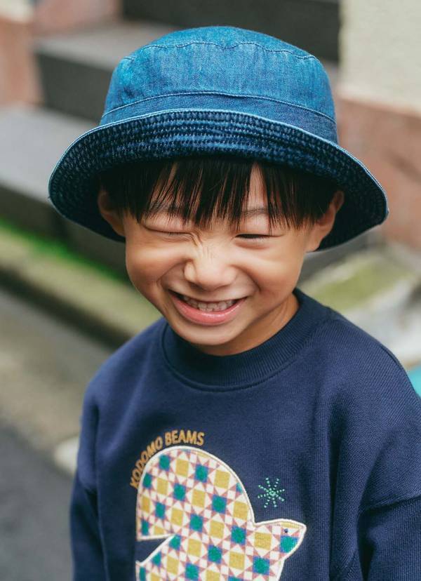 そのトップス「ユニクロ」なの！？ デニム好き親子の秋コーデがおしゃれすぎ | HugMug