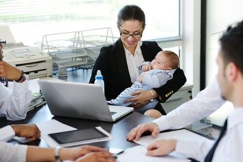 日本死ね じゃあ海外は 母乳哺育の継続問題 で見るワーママ海外事情 16年3月30日 ウーマンエキサイト 1 2