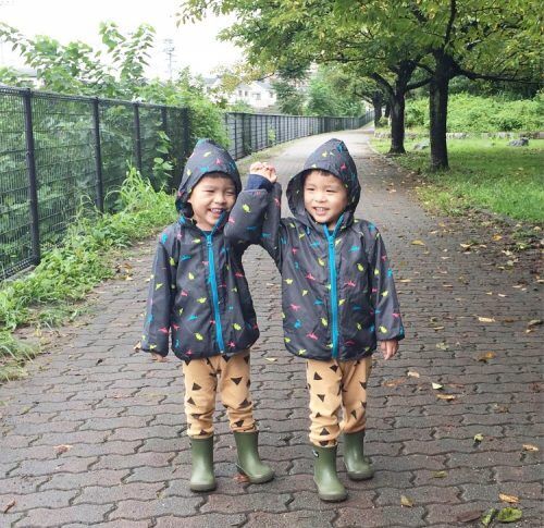 梅雨でも気分は晴れやか おしゃれレイングッズ で雨の日キッズコーデ3選 16年6月2日 ウーマンエキサイト 1 2