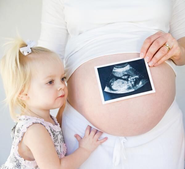 第二子妊娠発覚 上の子 への報告のタイミングと注意点は 16年10月日 ウーマンエキサイト 1 3