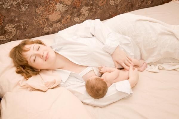 赤ちゃんが窒息死 実は気を付けたい 添い乳の危険 5つ 16年10月22日 ウーマンエキサイト 1 2