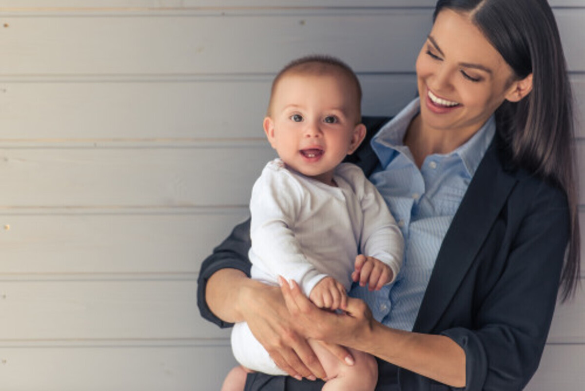 生まれました 赤ちゃんを会社に連れてくる心理って 13 妊活ｑａ 17年8月12日 ウーマンエキサイト 1 2
