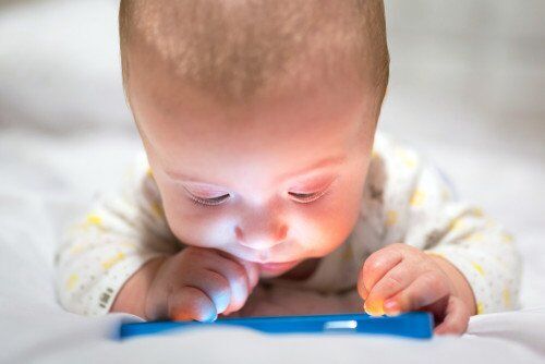 6 11ヶ月の赤ちゃんの51 が使用 タッチスクリーン が乳幼児に与える影響 18年8月16日 ウーマンエキサイト 1 3