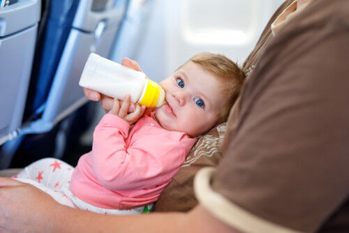 赤ちゃんとの旅行はいつから お出かけ時の 哺乳瓶消毒法と注意点 18年7月22日 ウーマンエキサイト 1 2