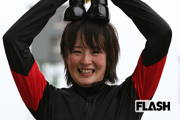 女騎手「藤田菜七子」デビュー1周年でこんなにキレイになった