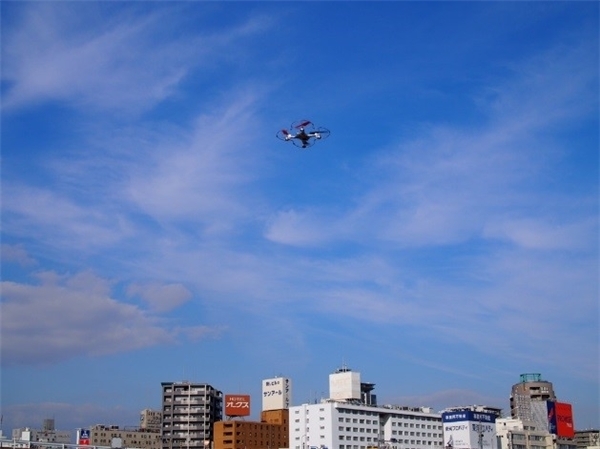 はじめてのドローン！空飛ぶカメラで遊ぶ