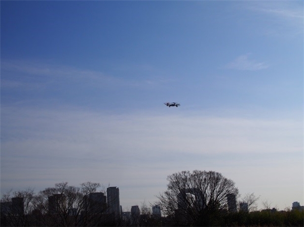 はじめてのドローン！空飛ぶカメラで遊ぶ