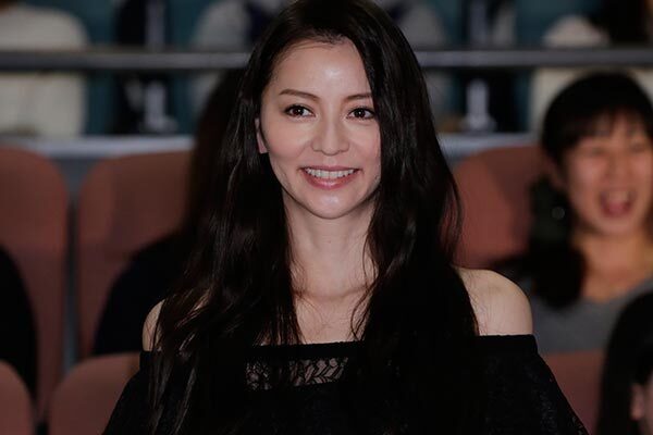 香里奈 スタッフ沸かせた精力ドリンク大量差し入れの気遣い